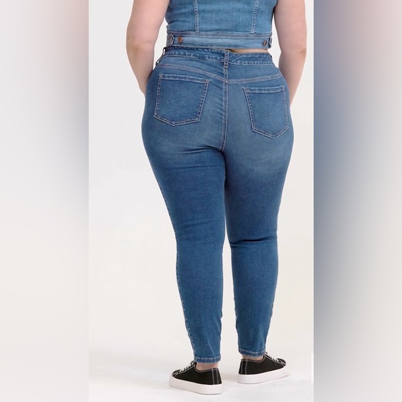 Torrid Trio Fit Skinny High-Rise Jeans, Sizes 10-14, Regular - Picture 6 of 14